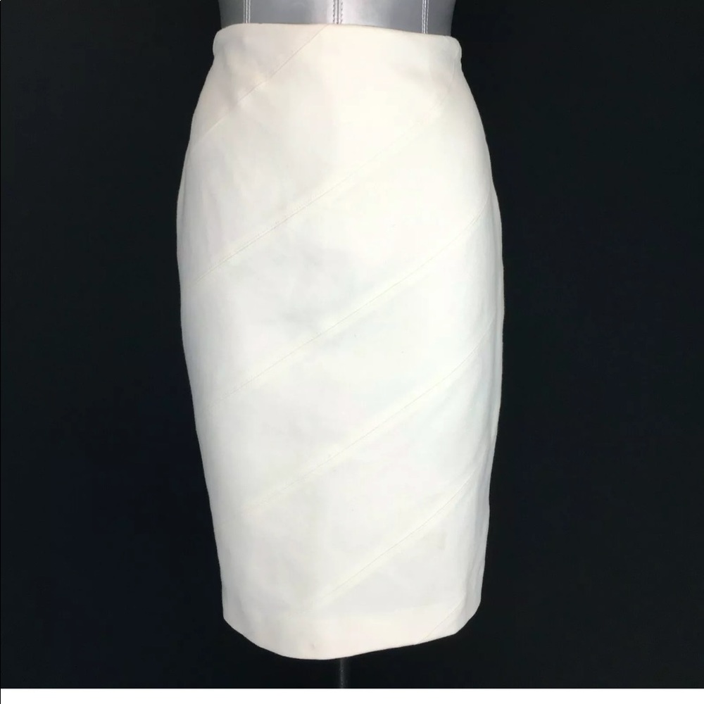White House Black Market Pencil skirt. Pre-Owned